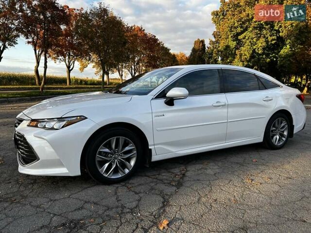 Белый Тойота Авалон, объемом двигателя 2.49 л и пробегом 96 тыс. км за 32900 $, фото 3 на Automoto.ua