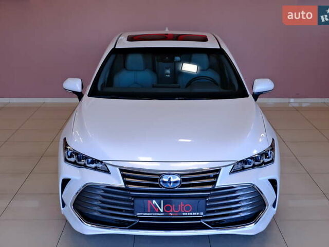 Белый Тойота Авалон, объемом двигателя 2.5 л и пробегом 43 тыс. км за 33900 $, фото 1 на Automoto.ua