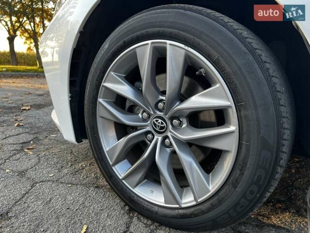 Белый Тойота Авалон, объемом двигателя 2.49 л и пробегом 96 тыс. км за 32900 $, фото 17 на Automoto.ua