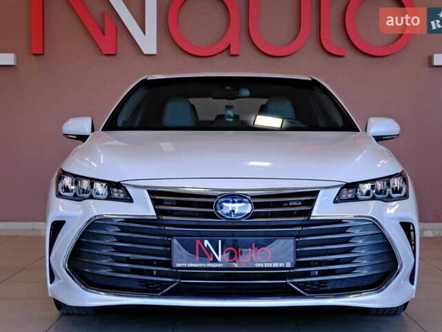 Белый Тойота Авалон, объемом двигателя 2.5 л и пробегом 43 тыс. км за 33900 $, фото 2 на Automoto.ua