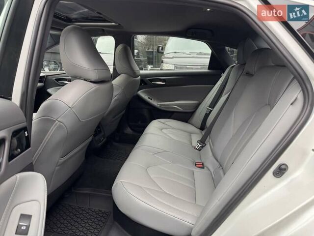 Белый Тойота Авалон, объемом двигателя 2.49 л и пробегом 43 тыс. км за 31900 $, фото 11 на Automoto.ua