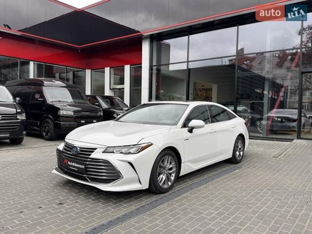 Белый Тойота Авалон, объемом двигателя 2.49 л и пробегом 43 тыс. км за 31900 $, фото 2 на Automoto.ua