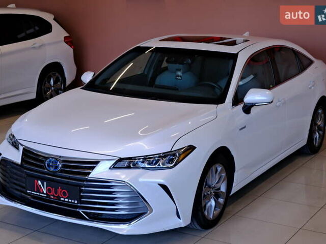 Белый Тойота Авалон, объемом двигателя 2.5 л и пробегом 43 тыс. км за 33900 $, фото 3 на Automoto.ua