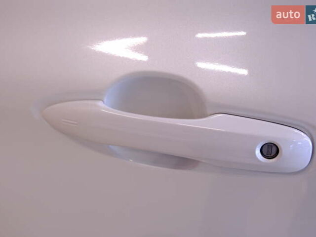 Белый Тойота Авалон, объемом двигателя 2.5 л и пробегом 43 тыс. км за 33900 $, фото 65 на Automoto.ua