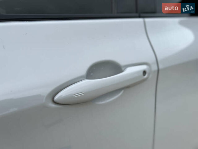 Белый Тойота Авалон, объемом двигателя 3.5 л и пробегом 51 тыс. км за 36900 $, фото 17 на Automoto.ua