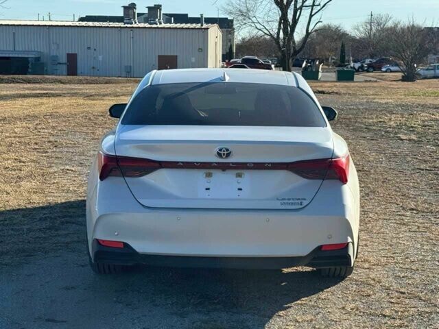 Белый Тойота Авалон, объемом двигателя 2.5 л и пробегом 10 тыс. км за 15000 $, фото 4 на Automoto.ua