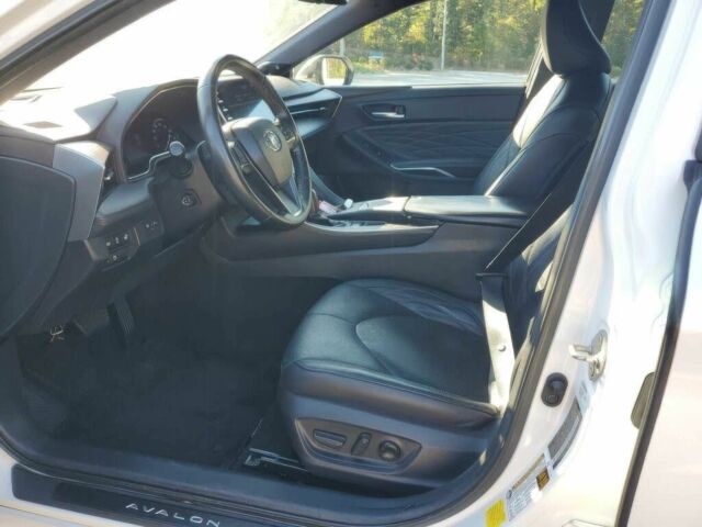 Белый Тойота Авалон, объемом двигателя 2.5 л и пробегом 14 тыс. км за 15100 $, фото 6 на Automoto.ua