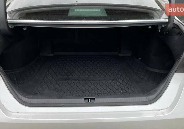 Тойота Авалон 2022 в Виннице на Automoto.ua Белый Тойота Авалон, объемом двигателя 2.49 л и пробегом 24 тыс. км за 35500 $, фото 10 на Automoto.ua