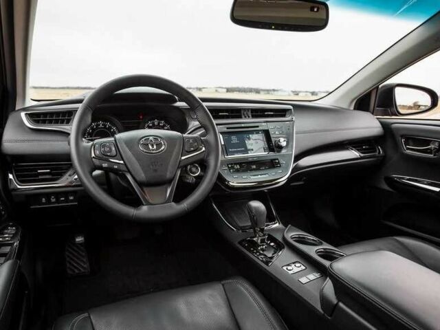 Белый Тойота Авалон, объемом двигателя 0 л и пробегом 47 тыс. км за 28000 $, фото 3 на Automoto.ua