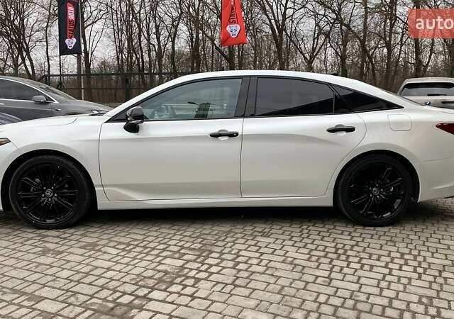 Тойота Авалон 2022 в Виннице на Automoto.ua Белый Тойота Авалон, объемом двигателя 2.49 л и пробегом 24 тыс. км за 35500 $, фото 4 на Automoto.ua