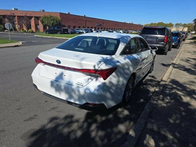 Белый Тойота Авалон, объемом двигателя 0 л и пробегом 47 тыс. км за 28000 $, фото 2 на Automoto.ua