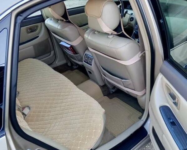 Бежевый Тойота Авалон, объемом двигателя 3 л и пробегом 398 тыс. км за 6500 $, фото 6 на Automoto.ua