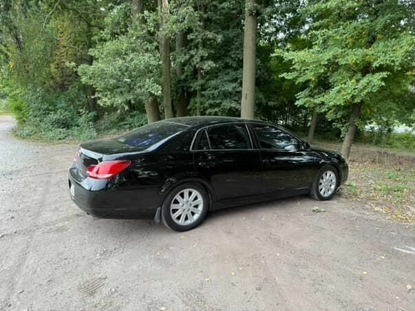 Черный Тойота Авалон, объемом двигателя 3.5 л и пробегом 281 тыс. км за 7900 $, фото 4 на Automoto.ua