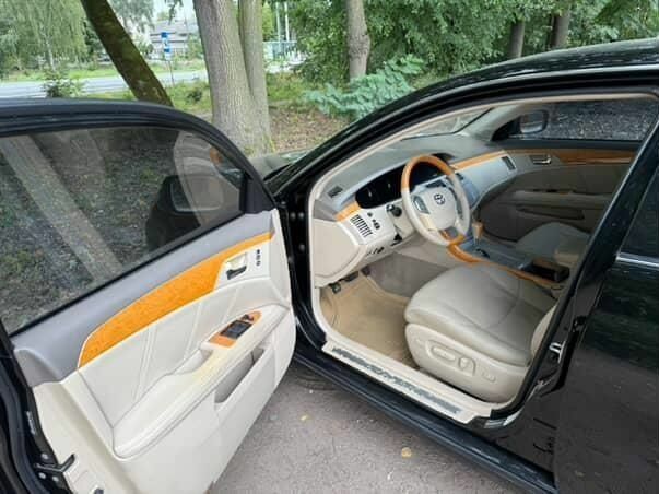 Черный Тойота Авалон, объемом двигателя 3.5 л и пробегом 281 тыс. км за 7900 $, фото 1 на Automoto.ua