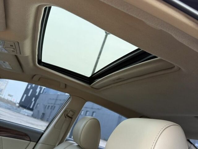 Черный Тойота Авалон, объемом двигателя 3.5 л и пробегом 245 тыс. км за 8900 $, фото 7 на Automoto.ua