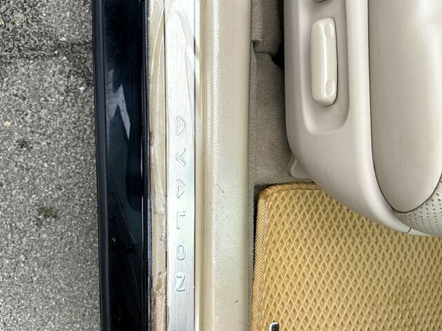 Черный Тойота Авалон, объемом двигателя 3.5 л и пробегом 338 тыс. км за 10888 $, фото 9 на Automoto.ua