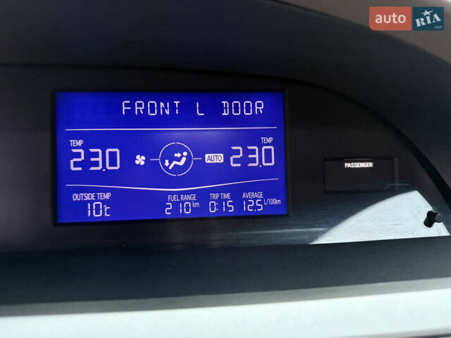 Черный Тойота Авалон, объемом двигателя 3.5 л и пробегом 338 тыс. км за 11777 $, фото 23 на Automoto.ua