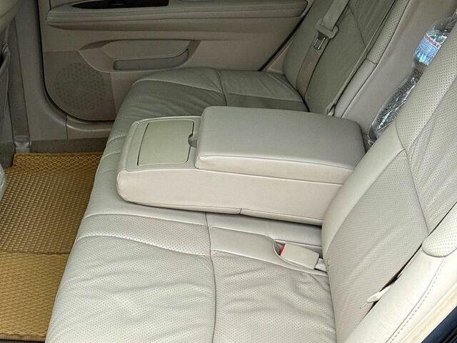 Черный Тойота Авалон, объемом двигателя 3.5 л и пробегом 338 тыс. км за 10888 $, фото 7 на Automoto.ua