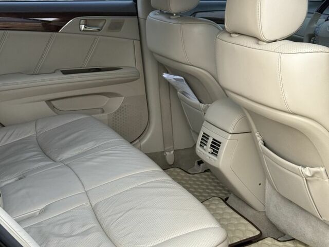 Черный Тойота Авалон, объемом двигателя 3.5 л и пробегом 245 тыс. км за 8900 $, фото 5 на Automoto.ua