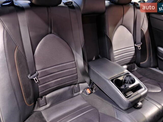 Тойота Авалон 2019 у Одесі на Automoto.ua Чорний Тойота Авалон, об'ємом двигуна 3.5 л та пробігом 52 тис. км за 29900 $, фото 42 на Automoto.ua