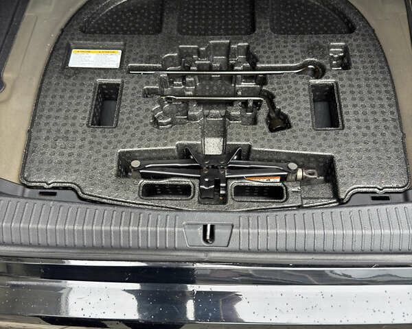 Тойота Авалон 2020 в Луцке на Automoto.ua Черный Тойота Авалон, объемом двигателя 2.49 л и пробегом 174 тыс. км за 27900 $, фото 16 на Automoto.ua