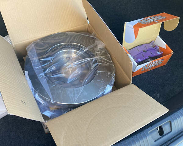 Фиолетовый Тойота Авалон, объемом двигателя 3.53 л и пробегом 167 тыс. км за 21500 $, фото 78 на Automoto.ua