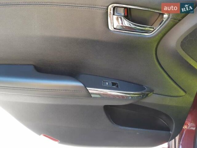 Красный Тойота Авалон, объемом двигателя 2.5 л и пробегом 182 тыс. км за 17900 $, фото 2 на Automoto.ua