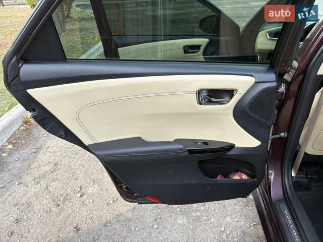 Красный Тойота Авалон, объемом двигателя 2.46 л и пробегом 200 тыс. км за 16500 $, фото 12 на Automoto.ua