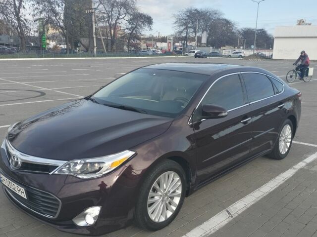 Красный Тойота Авалон, объемом двигателя 2.5 л и пробегом 213 тыс. км за 17500 $, фото 1 на Automoto.ua