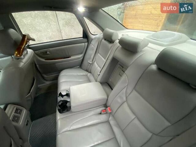 Серый Тойота Авалон, объемом двигателя 3 л и пробегом 385 тыс. км за 4500 $, фото 1 на Automoto.ua