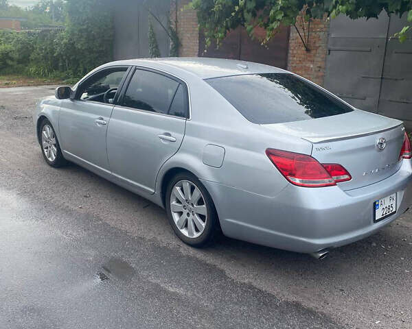 Серый Тойота Авалон, объемом двигателя 3.5 л и пробегом 330 тыс. км за 6999 $, фото 4 на Automoto.ua
