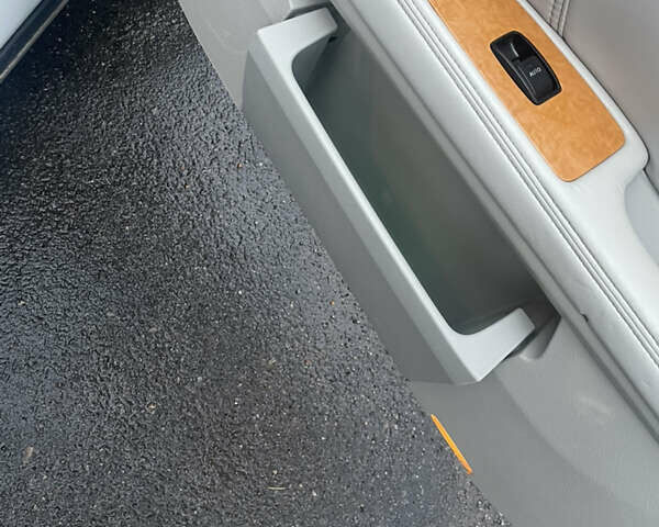 Серый Тойота Авалон, объемом двигателя 0 л и пробегом 220 тыс. км за 9000 $, фото 8 на Automoto.ua