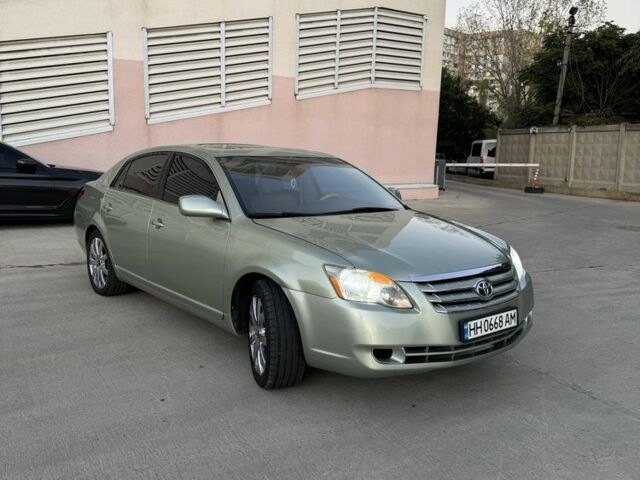 Серый Тойота Авалон, объемом двигателя 3.5 л и пробегом 300 тыс. км за 5400 $, фото 2 на Automoto.ua