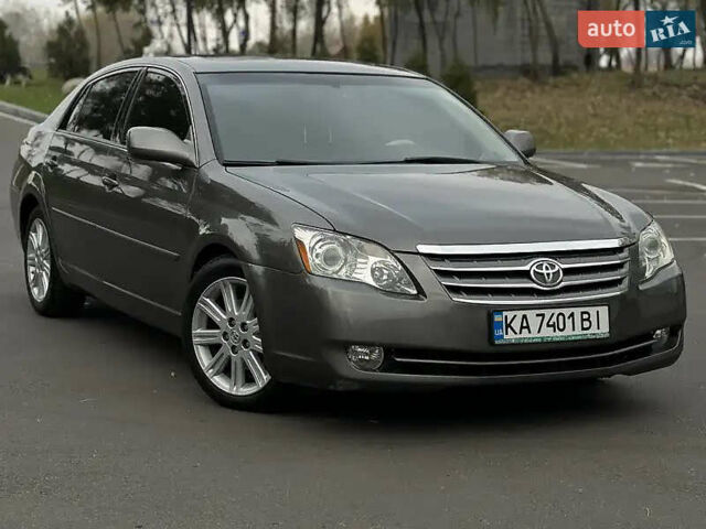 Серый Тойота Авалон, объемом двигателя 3.5 л и пробегом 315 тыс. км за 7600 $, фото 1 на Automoto.ua
