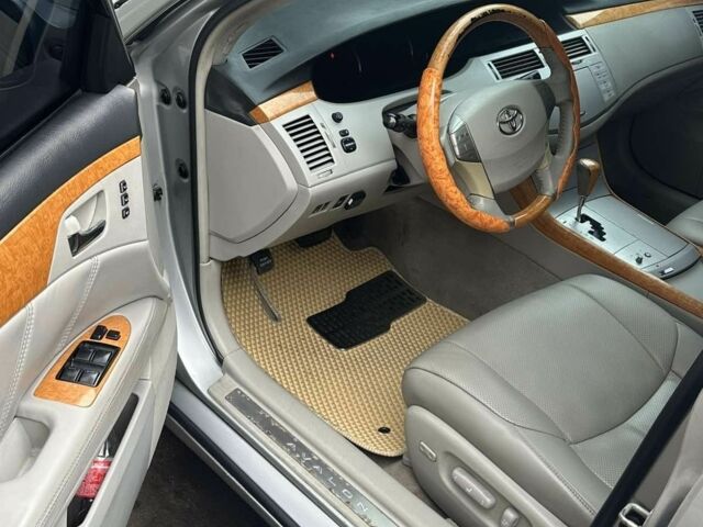 Серый Тойота Авалон, объемом двигателя 3.5 л и пробегом 260 тыс. км за 6900 $, фото 4 на Automoto.ua