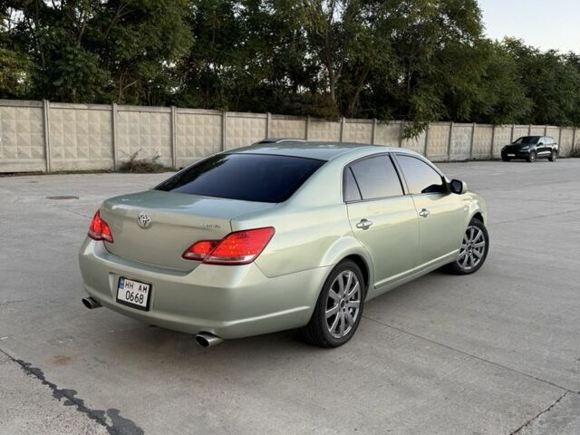 Серый Тойота Авалон, объемом двигателя 3.5 л и пробегом 300 тыс. км за 5400 $, фото 4 на Automoto.ua