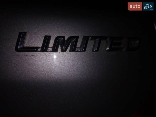 Серый Тойота Авалон, объемом двигателя 3.5 л и пробегом 313 тыс. км за 7777 $, фото 1 на Automoto.ua