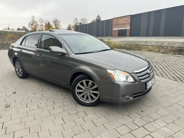 Серый Тойота Авалон, объемом двигателя 3.5 л и пробегом 299 тыс. км за 7500 $, фото 1 на Automoto.ua