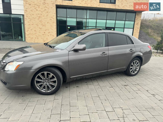 Серый Тойота Авалон, объемом двигателя 3.5 л и пробегом 299 тыс. км за 7500 $, фото 7 на Automoto.ua