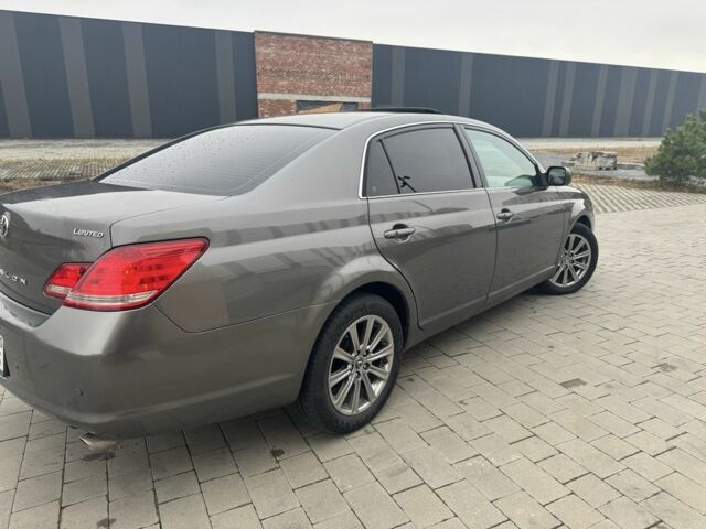 Серый Тойота Авалон, объемом двигателя 3.5 л и пробегом 299 тыс. км за 7500 $, фото 3 на Automoto.ua