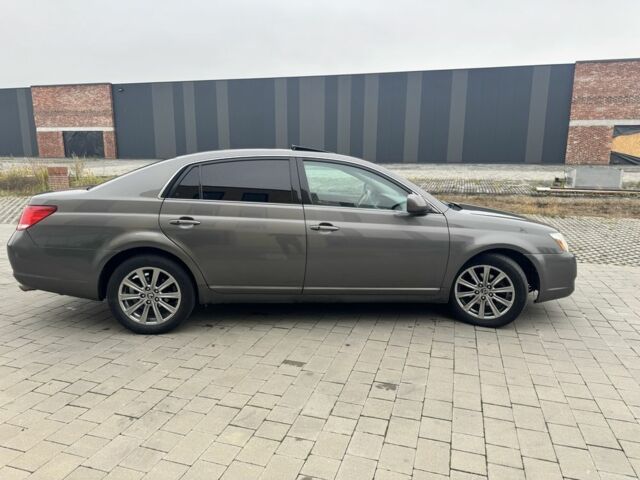 Серый Тойота Авалон, объемом двигателя 3.5 л и пробегом 299 тыс. км за 7500 $, фото 2 на Automoto.ua