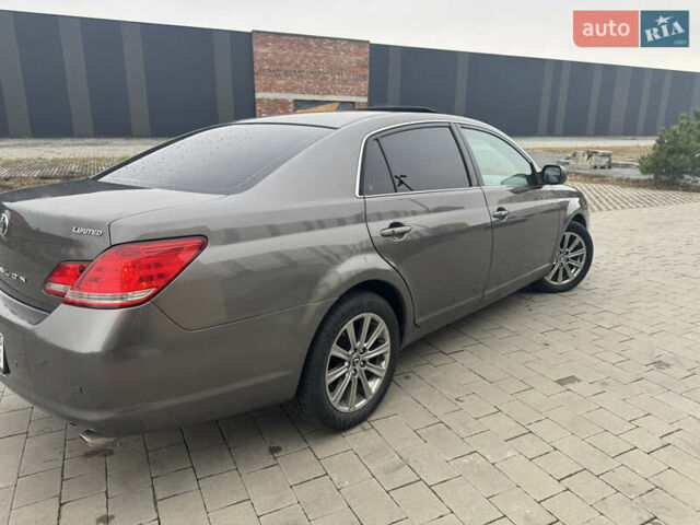 Серый Тойота Авалон, объемом двигателя 3.5 л и пробегом 299 тыс. км за 7500 $, фото 3 на Automoto.ua