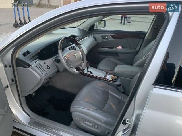 Серый Тойота Авалон, объемом двигателя 3.5 л и пробегом 279 тыс. км за 10000 $, фото 19 на Automoto.ua