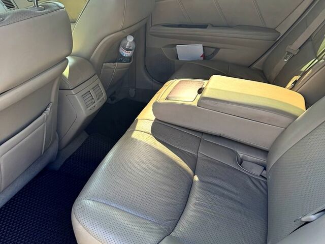 Серый Тойота Авалон, объемом двигателя 3.5 л и пробегом 277 тыс. км за 8800 $, фото 7 на Automoto.ua