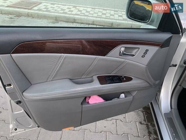 Серый Тойота Авалон, объемом двигателя 3.5 л и пробегом 279 тыс. км за 10000 $, фото 15 на Automoto.ua
