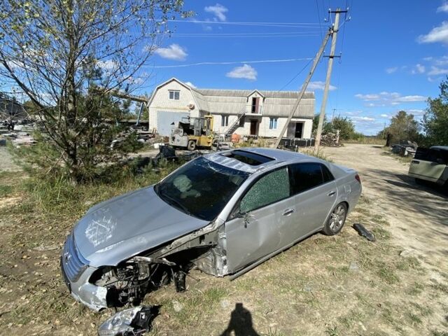Серый Тойота Авалон, объемом двигателя 3.5 л и пробегом 200 тыс. км за 3500 $, фото 1 на Automoto.ua