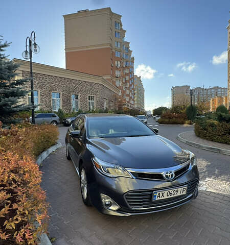 Серый Тойота Авалон, объемом двигателя 2.49 л и пробегом 279 тыс. км за 14500 $, фото 9 на Automoto.ua