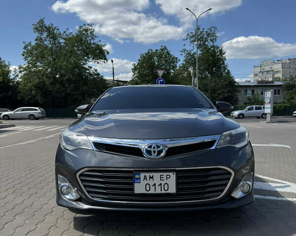 Серый Тойота Авалон, объемом двигателя 2.49 л и пробегом 200 тыс. км за 15200 $, фото 2 на Automoto.ua