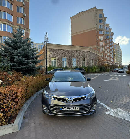 Серый Тойота Авалон, объемом двигателя 2.49 л и пробегом 279 тыс. км за 14500 $, фото 10 на Automoto.ua