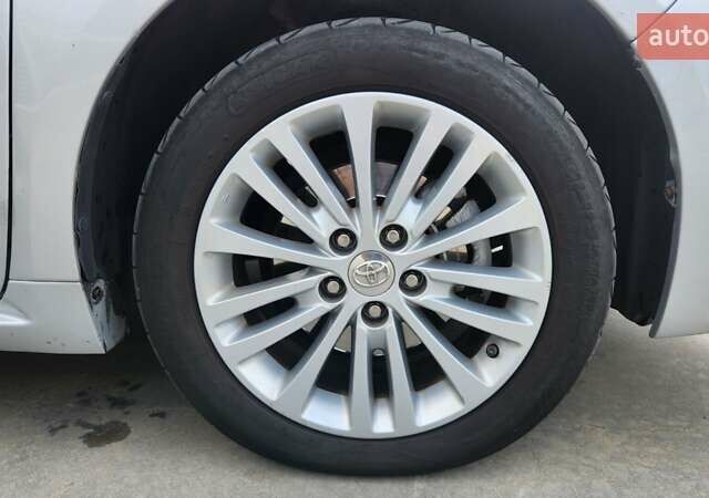 Серый Тойота Авалон, объемом двигателя 2.49 л и пробегом 166 тыс. км за 17000 $, фото 9 на Automoto.ua